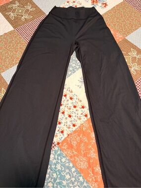 OQQ High Waisted Wide Leg Yoga Pants Women’s Black Size M NWOT Athleisure